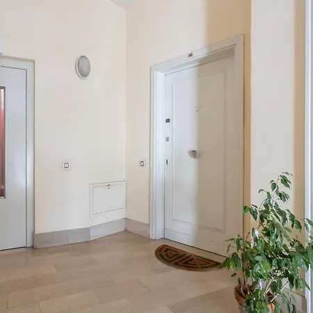 Ankon - Tra Centro E Stazione Apartmán